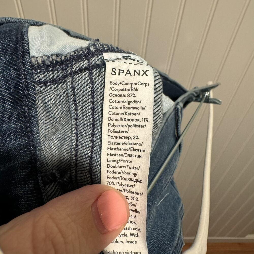 Spanx High Waisted Flare Jeans Two Tone Denim Pull On Size Medium - Picture 7 of 7